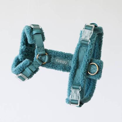 Le Harnais Bleu en Fourrure